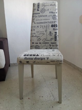 Silla de salón con diseño estampado original