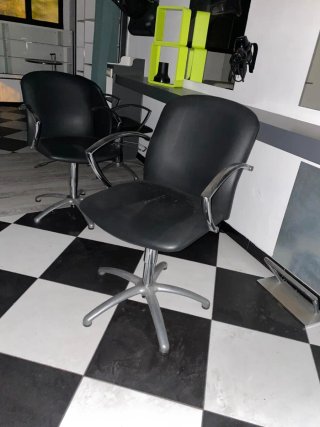 Sillón de peluquería negro
