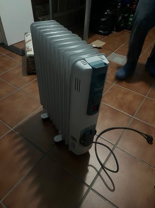 Radiador de aceite blanco y turquesa