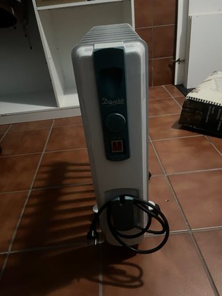 Radiador de aceite blanco y turquesa