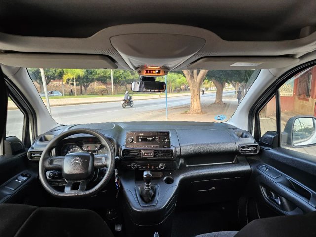 Citroen Berlingo Feel M1 HDI 100 5 Plazas año 2021