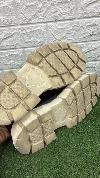 Stivaletti Moschino Neri con Suola Bianca