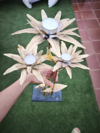 Candelabro antiguo flor metal dorado