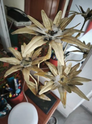 Candelabro antiguo flor metal dorado