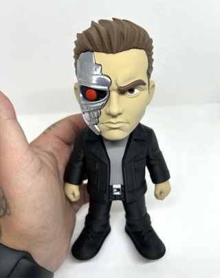 Figura Terminator T-800 Estilizada