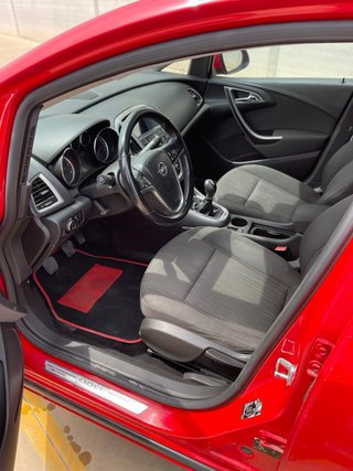 Opel Astra J 1.7 2010 6 marchas