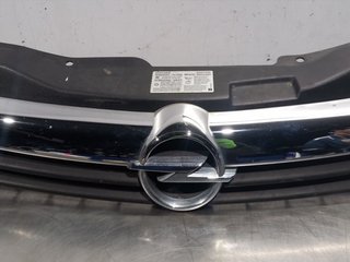 REJILLA DELANTERA OPEL ASTRA H BERLINA 13108463