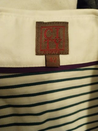 Camisa de rayas verde y blanca