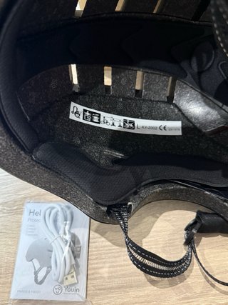 Casco Youin con luz LED frontal y trasera