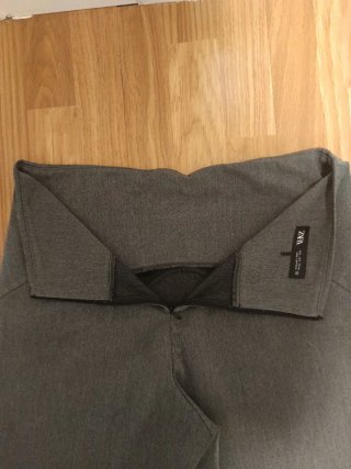 Pantalones grises de campana