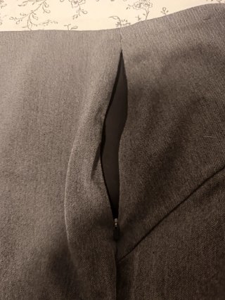 Pantalones grises de campana