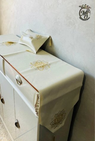 Mantel y semi cuero con una funda para papel  beig