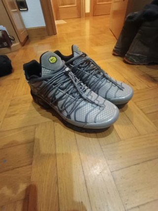 Nike TN Grises