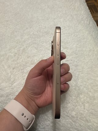 iPhone 16 Pro Dorado