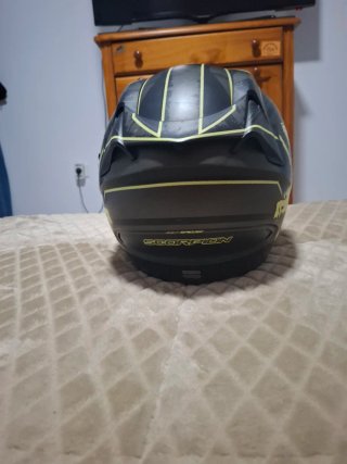 Casco Scorpion Negro y Amarillo