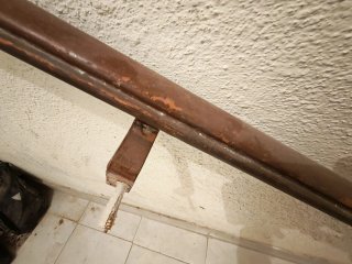 Barra de apoyo para escaleras