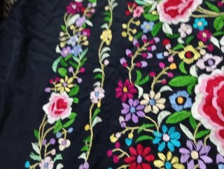 Mantón de Manila Seda Bordado Flores
