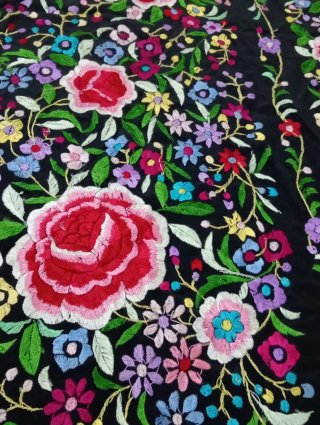Mantón de Manila Seda Bordado Flores