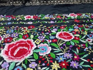 Mantón de Manila Seda Bordado Flores