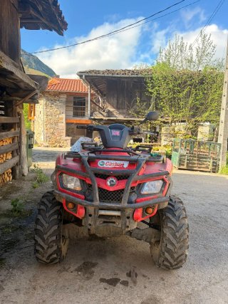 Quad Can-Am 4x4