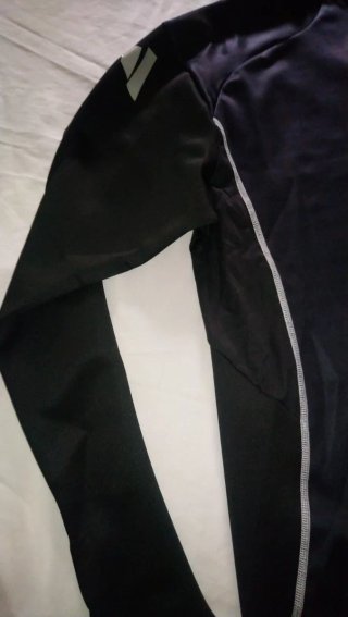 Camiseta Adidas Media Cremallera, diferentes talla