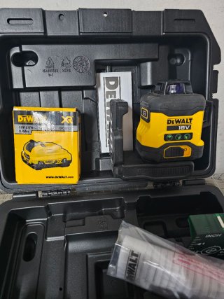 Nivel Láser Dewalt DCLE34031 18V