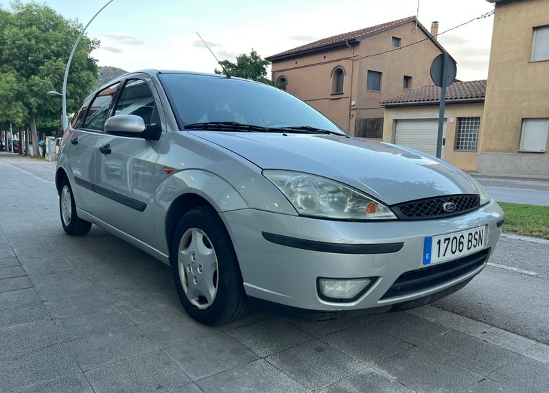 Ford Focus 1.8TDCI 90cv 5puertas 2002 foto 4
