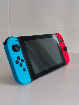 Nintendo Switch con Accesorios y Funda