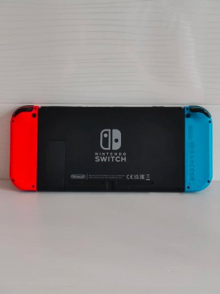 Nintendo Switch con Accesorios y Funda