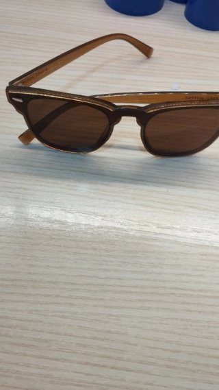 Gafas de sol marrones