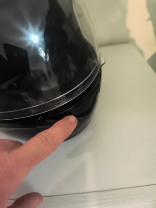 Casco de moto negro integral