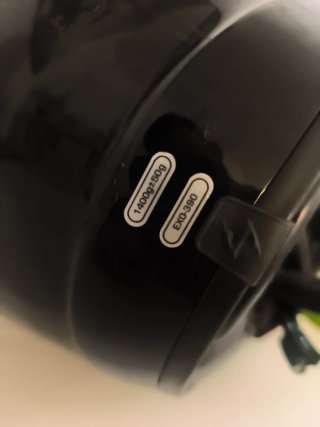 Casco de moto negro integral