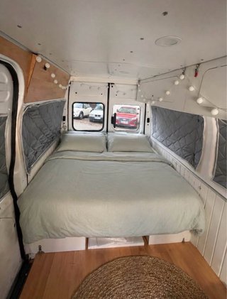 furgo camper Ford Transit lista para viajar
