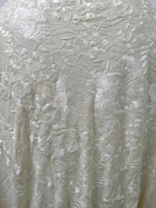 Mantón de Manila Seda Bordado Flores
