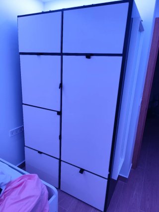 Armario modular blanco y negro