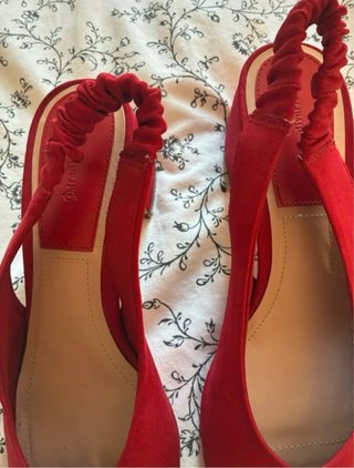 Zapatos rojos Stradivarius slingback