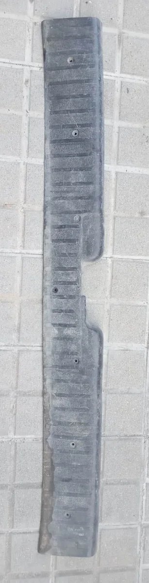 Embellecedor Portón VW T4