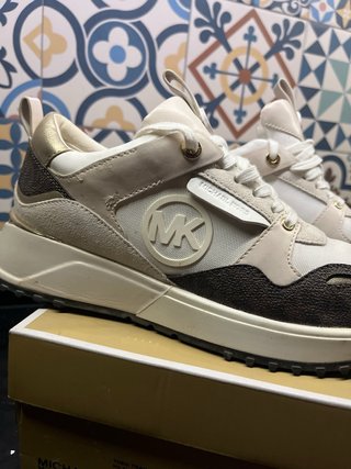 Zapatillas Michael Kors Beige y Marrón