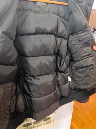 Cazadora Invierno Pull&Bear Gris oscuro capucha.