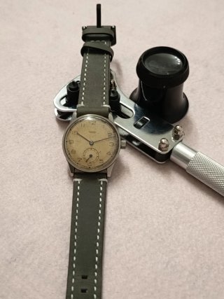 Universal Geneve anni '40 32mm