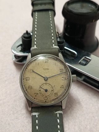 Universal Geneve anni '40 32mm