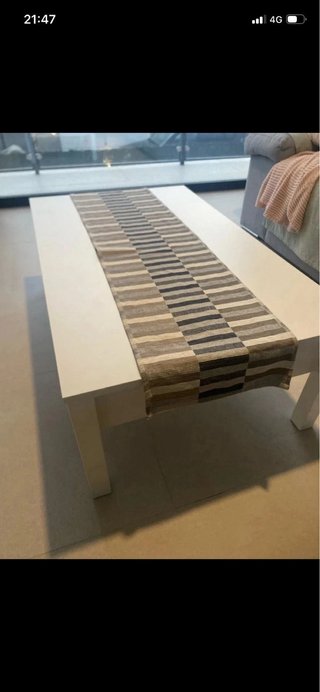 Mesa de comedor de madera blanca, se vende montada