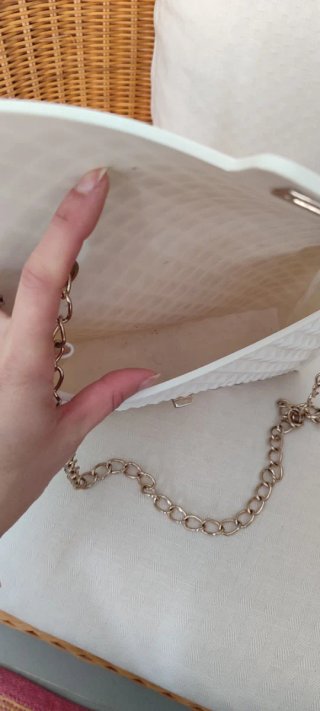 Bolso blanco de goma