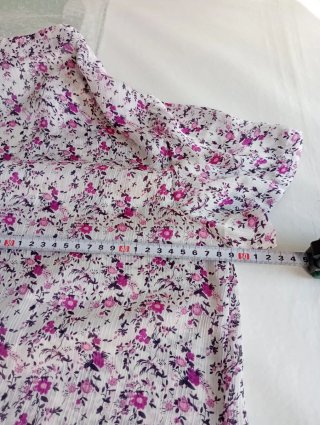 Blusa con estampado floral
