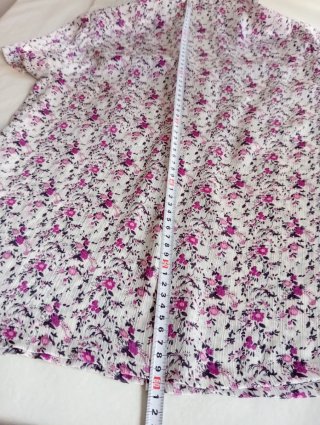 Blusa con estampado floral