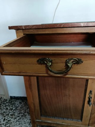 Mueble antiguo madera y mármol