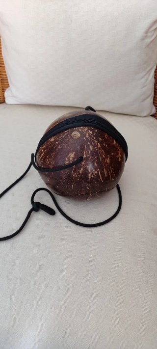 Bolso de coco con cremallera