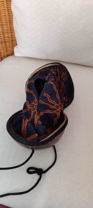 Bolso de coco con cremallera