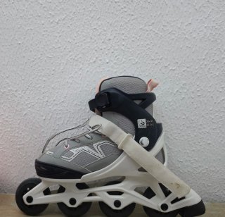 Casco y protecciones patinaje infantil