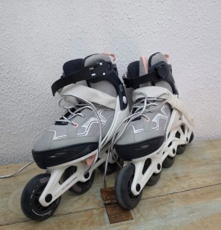 Casco y protecciones patinaje infantil